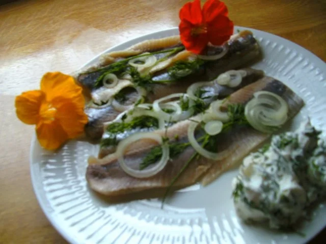 Rezept: Matjes mit Kräuterquark Bild Nr. 2 Matjes mit Kräuterquark - Rezept - Bild Nr. 2