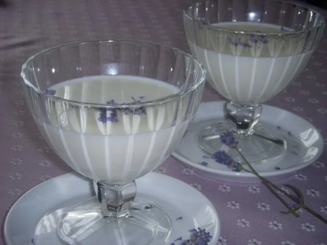 Rezept: LAVENDELBLÜTENCREME Bild Nr. 2 LAVENDELBLÜTENCREME - Rezept - Bild Nr. 2