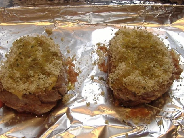 Gratiniertes Rinderfilet mit Basilikumrisotto und Thymianjus - Rezept - Bild Nr. 3