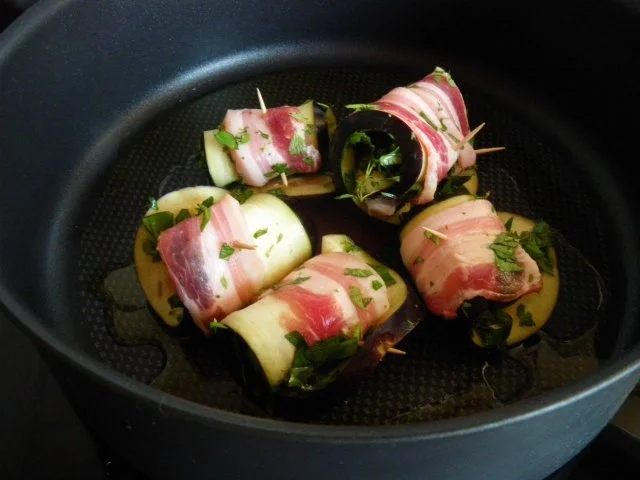 Rezept: Auberginen-Schinken-Kräuter-Röllchen Bild Nr. 3 Auberginen-Schinken-Kräuter-Röllchen - Rezept - Bild Nr. 3