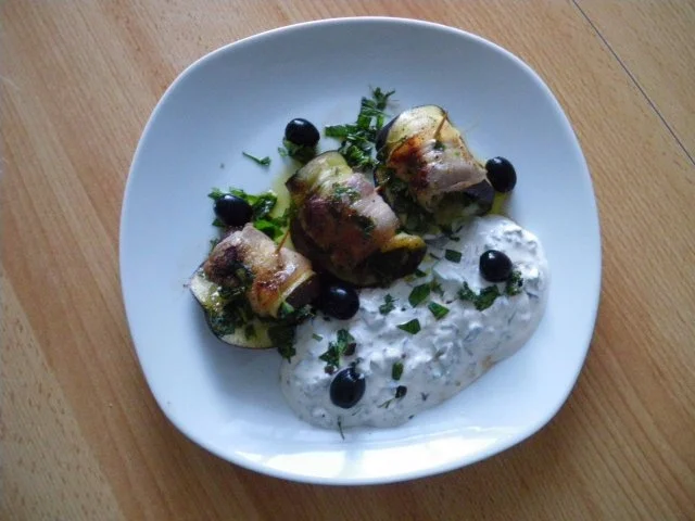 Rezept: Auberginen-Schinken-Kräuter-Röllchen Bild Nr. 5 Auberginen-Schinken-Kräuter-Röllchen - Rezept - Bild Nr. 5