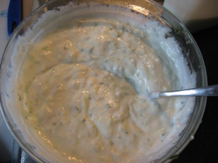Tsatsiki – Zaziki wie in Griechenland - schnell &amp; einfach - 47 kcal/100g