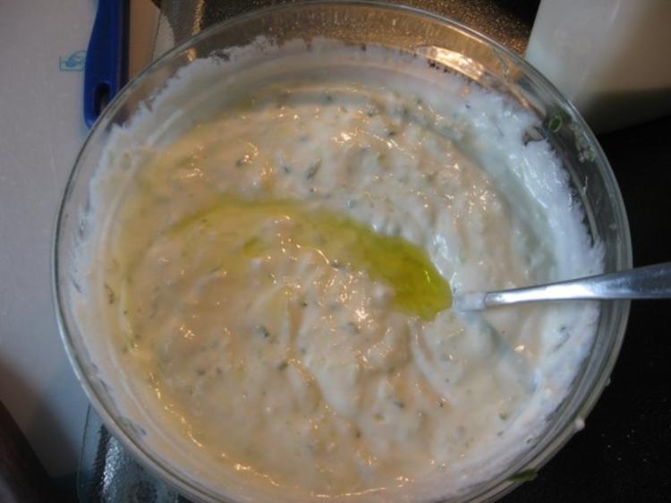 Tsatsiki – Zaziki wie in Griechenland - schnell &amp; einfach - 47 kcal/100g
