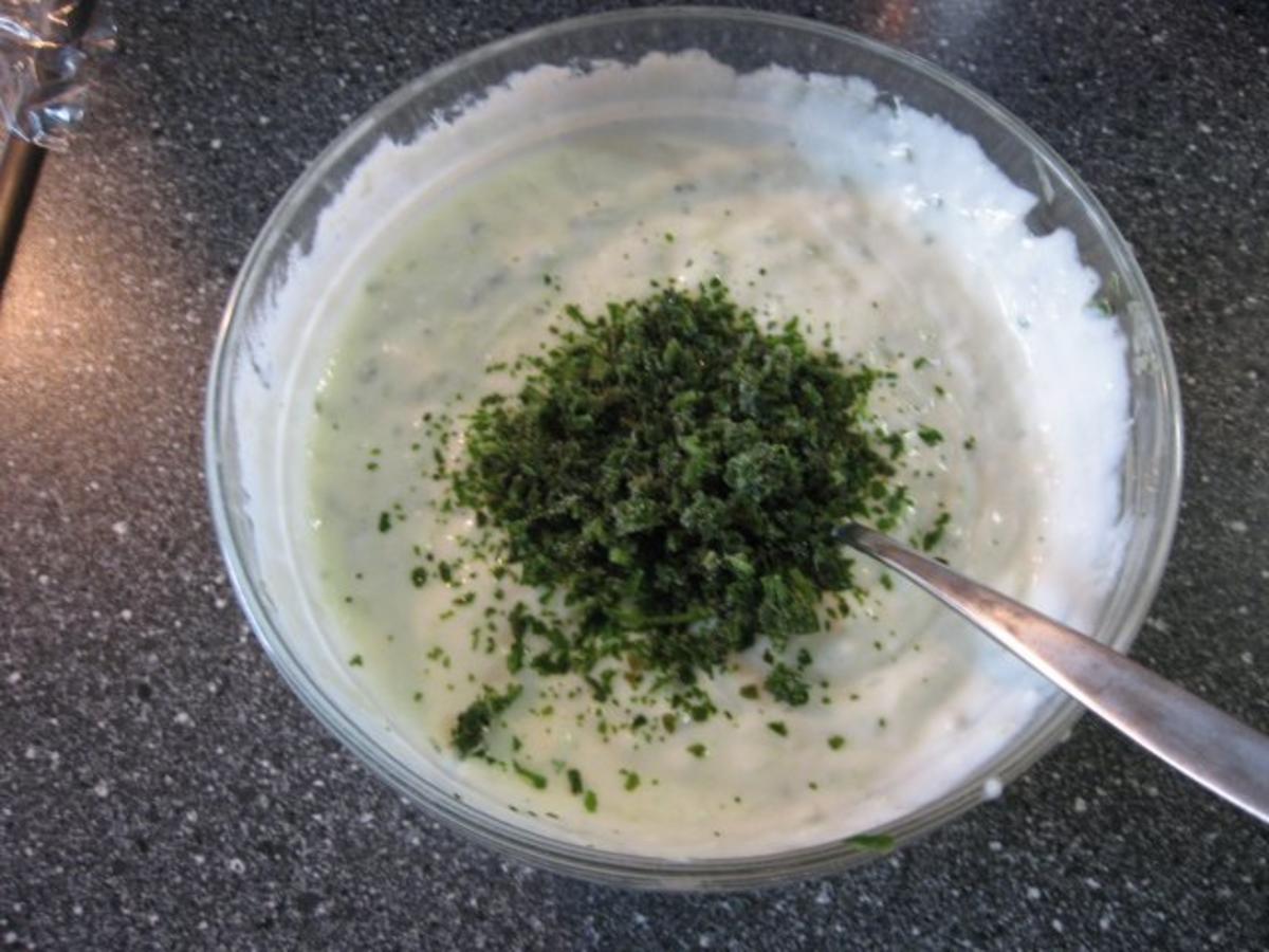 Tsatsiki – Zaziki wie in Griechenland - schnell &amp; einfach - 47 kcal/100g
