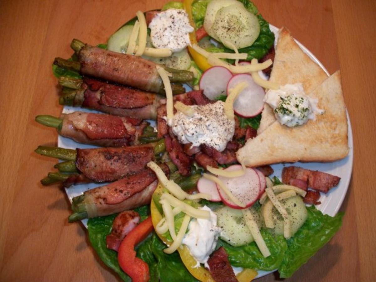 Buschbohnen im Schinkenmantel mit Toast und Salat mit Bauchspeck Knoblauch Dipp...... - Rezept - Bild Nr. 4