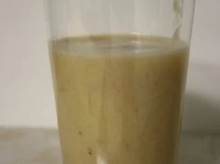 Rezept: Drink: Bananen-Milch mit Nektarine Drink: Bananen-Milch mit Nektarine - Rezept