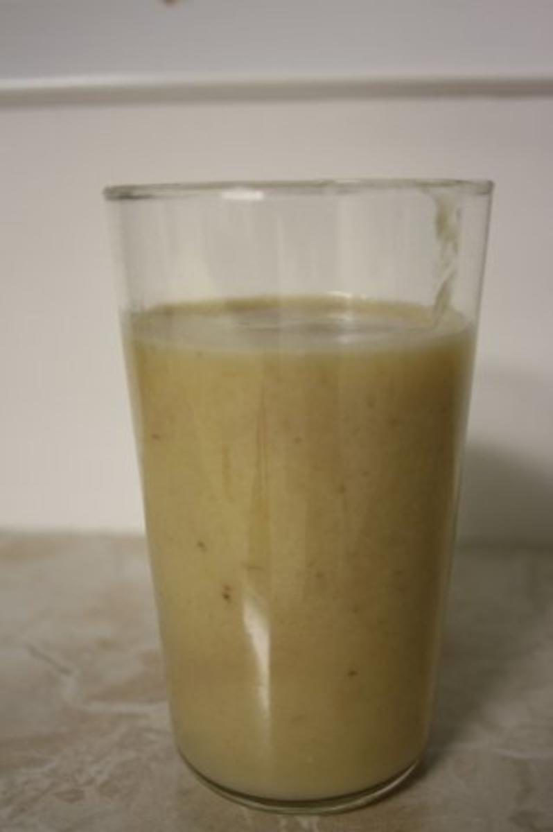 Bilder für Drink: Bananen-Milch mit Nektarine - Rezept