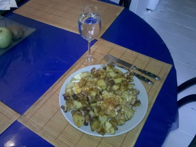 Rezept: Kartofeln: Kartoffelpfanne mit Fleischkäse und Spiegelei Bild Nr. 7 Kartofeln: Kartoffelpfanne mit Fleischkäse und Spiegelei - Rezept - Bild Nr. 7