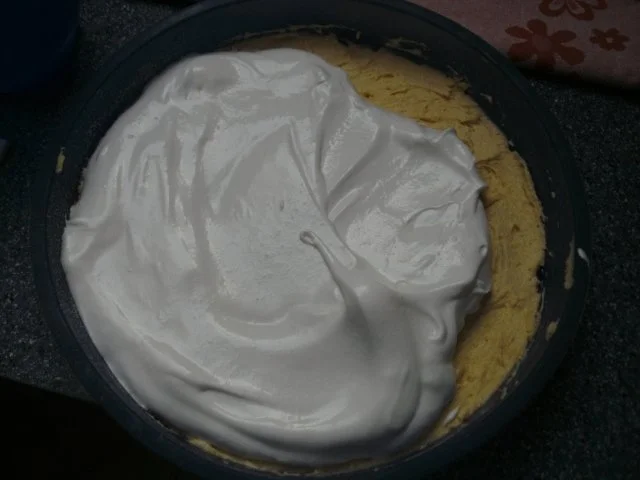 Baiser-Mandeltraum mit Apfelfüllung - Rezept - Bild Nr. 4