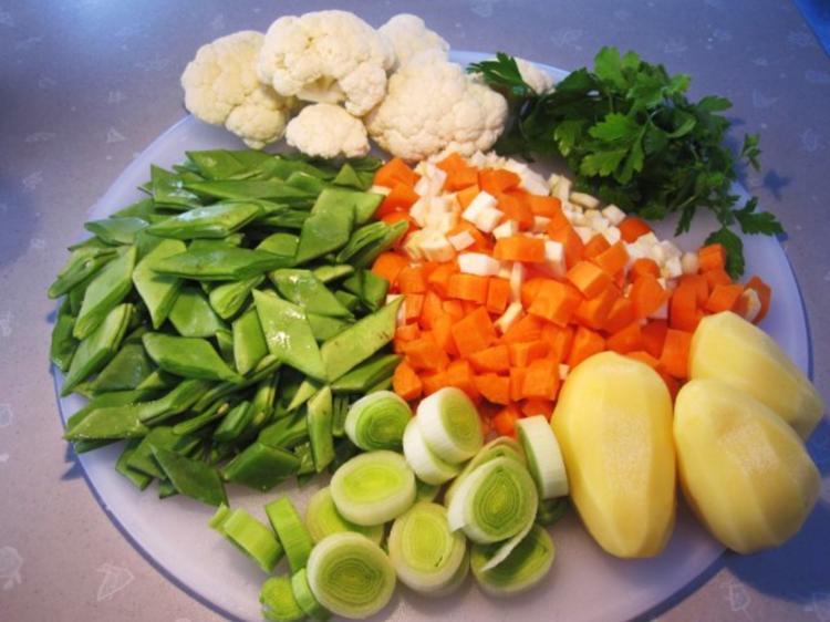 Leichte Gemüsesuppe püriert - Rezept mit Bild - kochbar.de