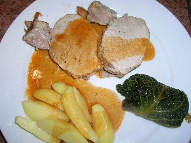 Rezept: Kotelettbraten am Stück, mit gefüllten Wirsingrouladen und Kartoffeln - Hausmannskost- Bild Nr. 3 Kotelettbraten am Stück, mit gefüllten Wirsingrouladen und Kartoffeln - Hausmannskost- - Rezept - Bild Nr. 3