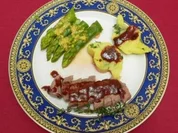 Lammlachse mit Butterkartoffelkuchen und peruanischem Spargel - Rezept