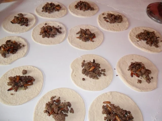 Rezept: Teigtaschen gefüllt mit Rinderhack und Pinienkerne Bild Nr. 5 Teigtaschen gefüllt mit Rinderhack und Pinienkerne - Rezept - Bild Nr. 5