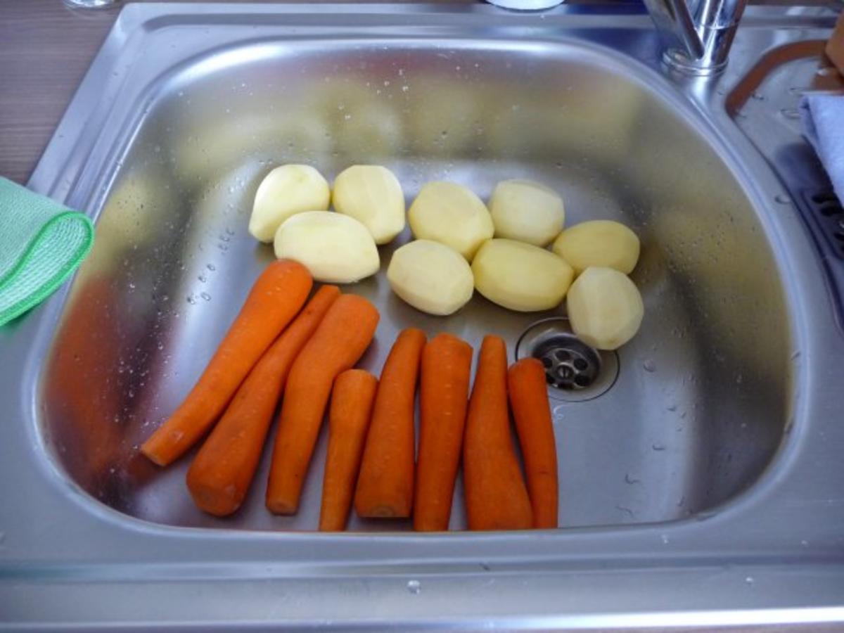 Suppen & Eintöpfe : Schnelle Kartoffelsuppe mit Geflügelwürstchen - Rezept - Bild Nr. 2