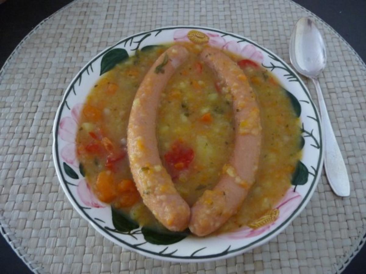 Bilder für Suppen & Eintöpfe : Schnelle Kartoffelsuppe mit Geflügelwürstchen - Rezept