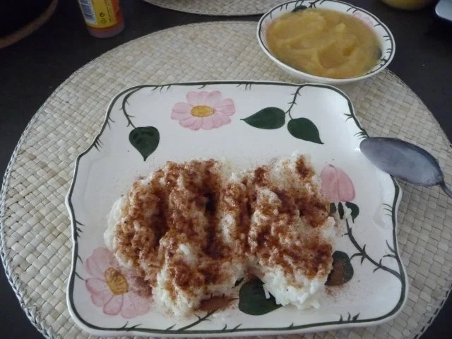 Rezept: Süße Mahlzeiten : Milchreis mit Schoko - Zimt und Zucker und Apfelmus Bild Nr. 2 Süße Mahlzeiten : Milchreis mit Schoko - Zimt und Zucker und Apfelmus - Rezept - Bild Nr. 2