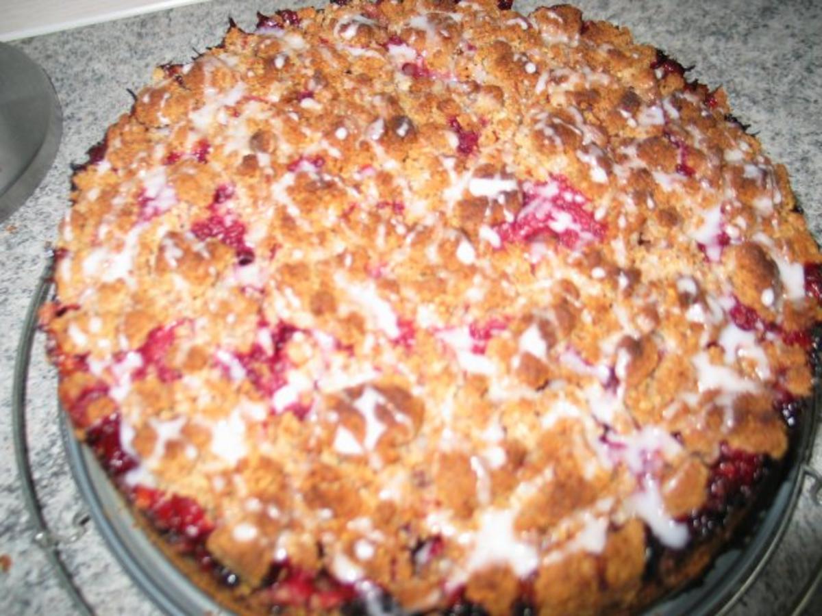 Kuchen: Pflaumenkuchen mit Mandelstreusel und Zuckerguss - Rezept - Bild Nr. 6
