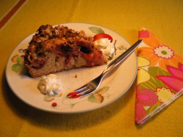 Kuchen: Pflaumenkuchen mit Mandelstreusel und Zuckerguss - Rezept ...