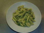 Penne mit Spinat und Edelpilzkäse - Rezept