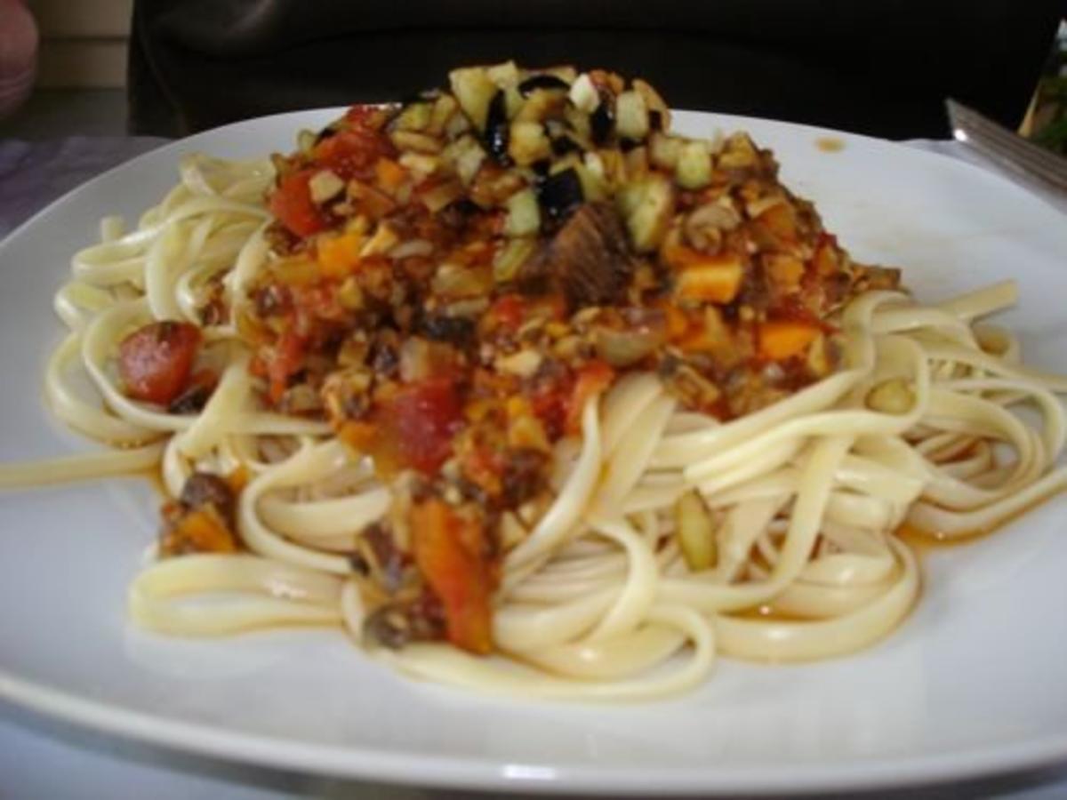 Spaghetti mit Pilz-Bolognese - Rezept - Bild Nr. 9