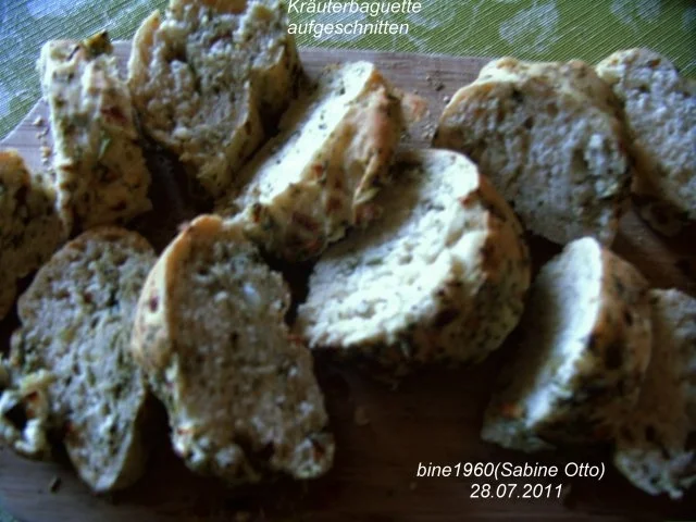 Rezept: KRÄUTERBAGUETTE KRÄUTERBAGUETTE - Rezept