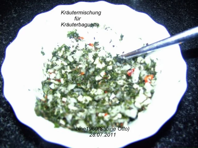 Rezept: KRÄUTERBAGUETTE Bild Nr. 3 KRÄUTERBAGUETTE - Rezept - Bild Nr. 3