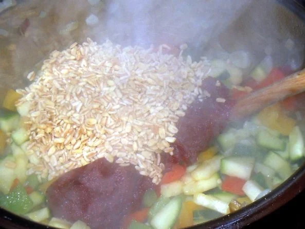 Curry-Bouletten mit Paprika-Zucchini-Weizen - Rezept - Bild Nr. 6