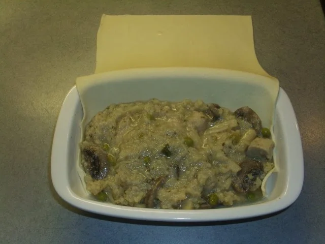 Rezept: Hühnerfrikassee in einem Blätterteigmantel Bild Nr. 4 Hühnerfrikassee in einem Blätterteigmantel - Rezept - Bild Nr. 4