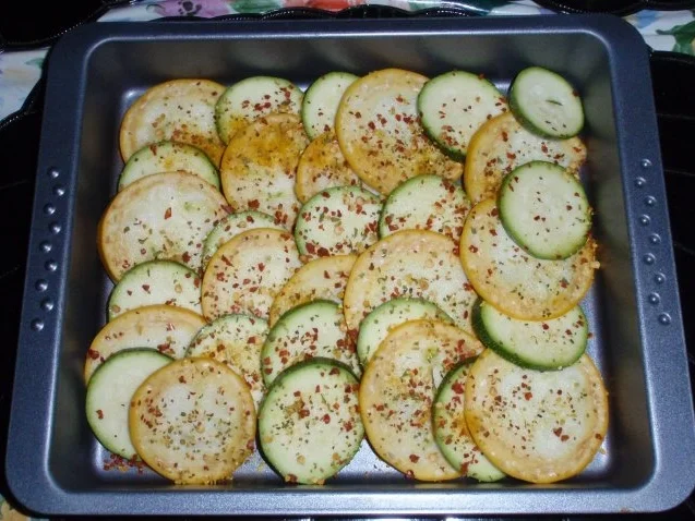 Schollenfilets mit Senf-Käse-Haube auf Zucchini-Tomaten-Gemüse - Rezept - Bild Nr. 3