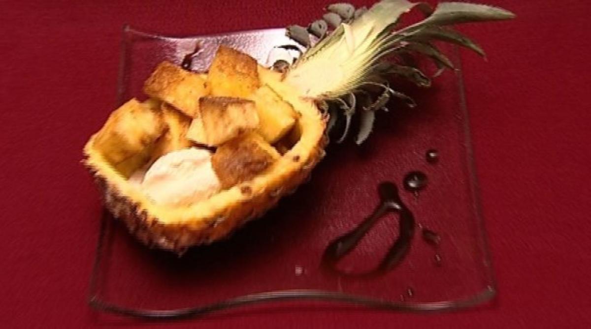Gegrillte Ananas mit Eis (Cacau) - Rezept