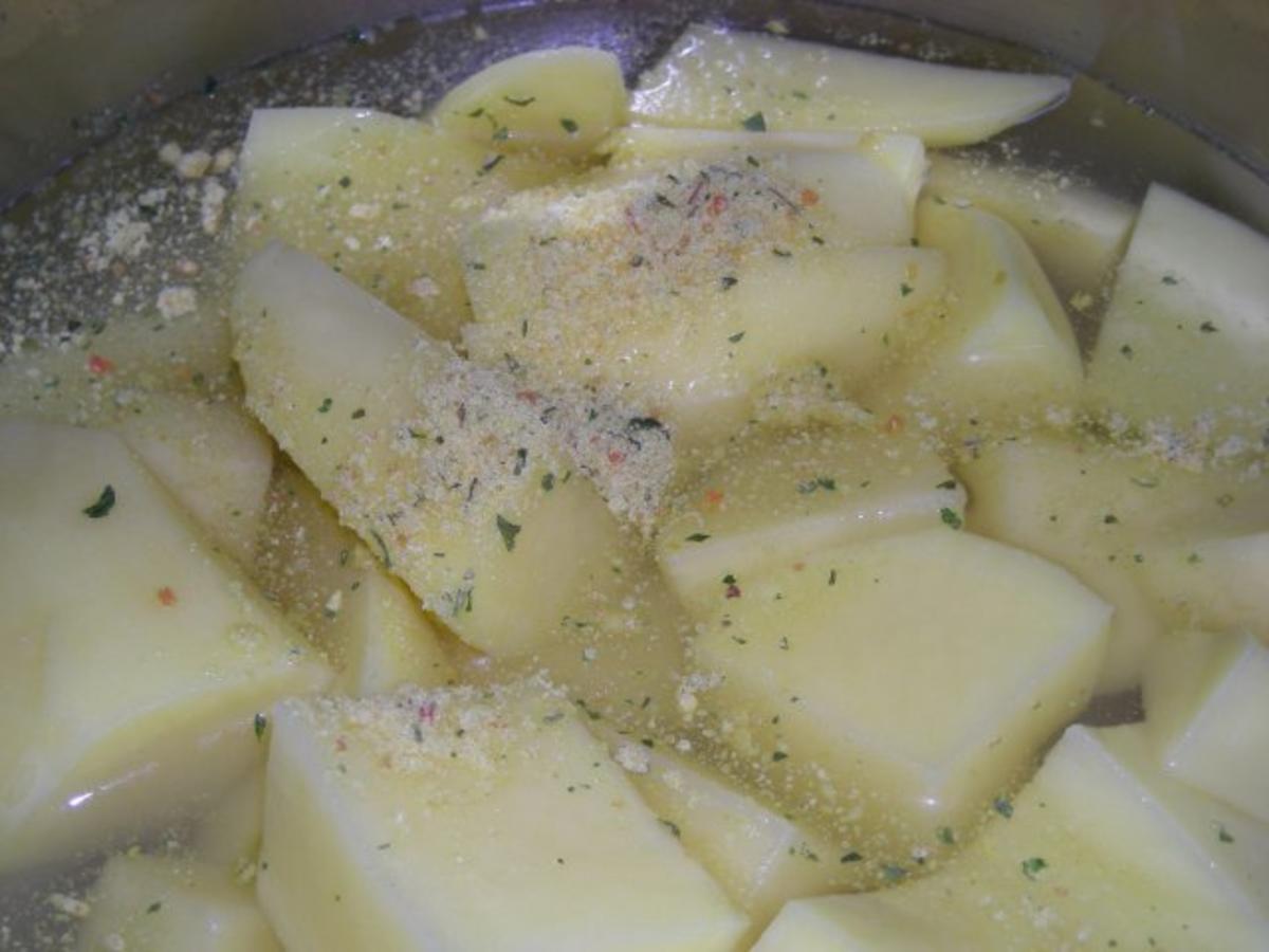 Championcremesuppe mit Kartoffeln und Gemüsebrühe - Rezept mit Bild ...