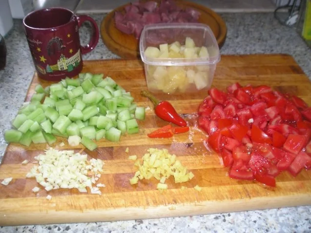 Rezept: Schweinefleisch süß-sauer mit Basmatireis Bild Nr. 3 Schweinefleisch süß-sauer mit Basmatireis - Rezept - Bild Nr. 3