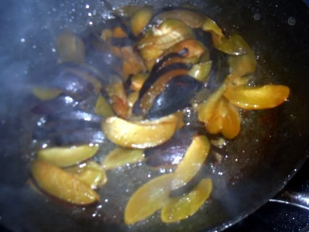 Hähnchenrouladen in pikanter Pflaumensauce - Rezept - Bild Nr. 7