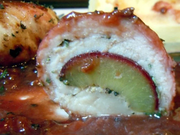 Hähnchenrouladen in pikanter Pflaumensauce - Rezept - Bild Nr. 2