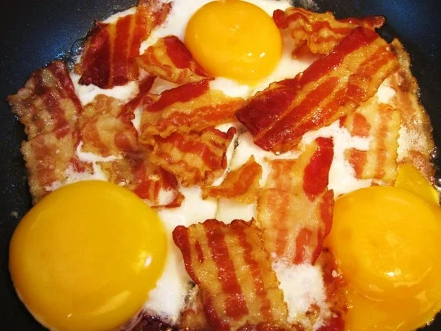 Spiegeleier im Knusper-Speck ... - Rezept - Bild Nr. 2