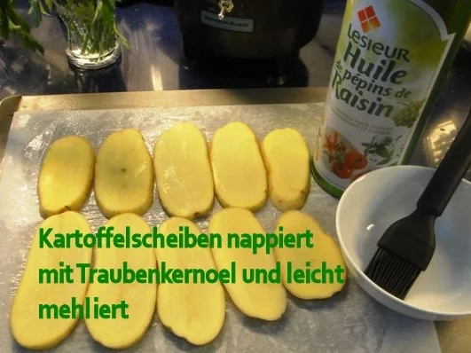 Knusper-Sole-Filet auf rohem Rote-Beete-Salat mit Kraeuter-Ofenkartoffeln - Rezept - Bild Nr. 4