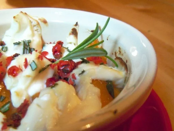 Aprikosen mit Ziegenkäse überbacken - Rezept