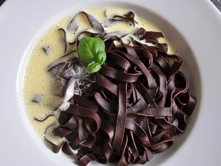 Rezept: Schokoladennudeln mit Vanilleschaum Schokoladennudeln mit Vanilleschaum - Rezept