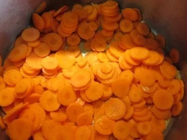 Wiener Schnitzel mit Sahnemöhren und Kartoffelpüree - Rezept - Bild Nr. 4