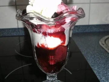 Rezept: Eisbecher mit Beeren Eisbecher mit Beeren - Rezept