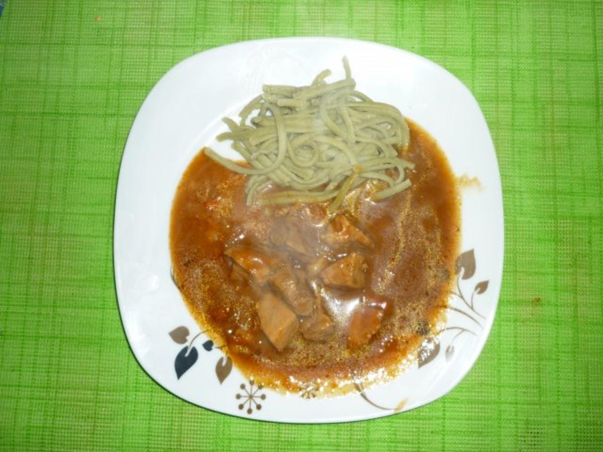 Bilder für Braumeister-Gulasch mit Bärlauchspätzle - Rezept