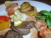 Rezept: Surf `n turf (Rinderfilet+Riesengarnelen+Kartoffeltรผrmchen) schnell, einfach und lecker Surf `n turf (Rinderfilet+Riesengarnelen+Kartoffeltรผrmchen) schnell, einfach und lecker - Rezept