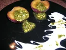 Gebackene Pfirsische mit Pistazien-Basilikum-Pesto - Rezept