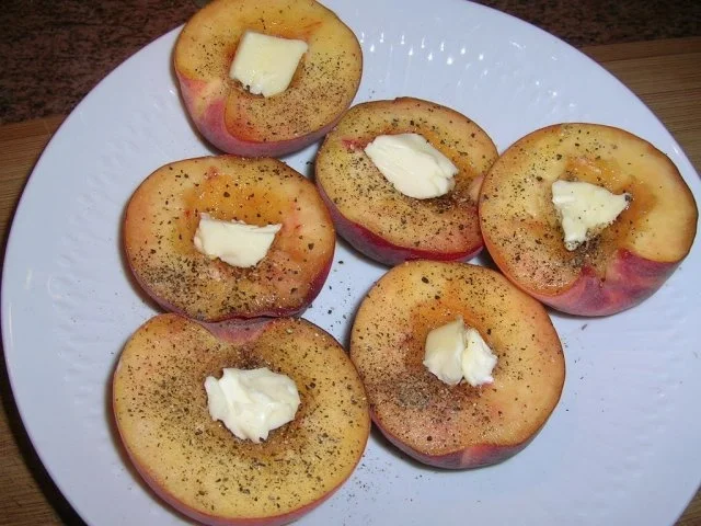 Rezept: Hähnchenschenkel mit Sektschwips, Rosmarin und Pfirsischen - eine leckere Pfanne - Bild Nr. 5 Hähnchenschenkel mit Sektschwips, Rosmarin und Pfirsischen - eine leckere Pfanne - - Rezept - Bild Nr. 5