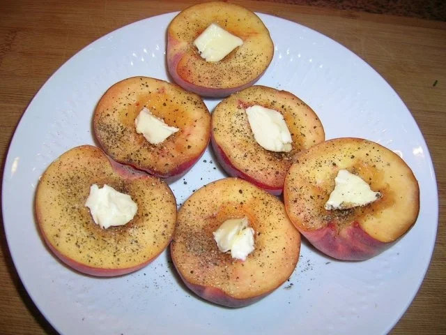 Rezept: Hähnchenschenkel mit Sektschwips, Rosmarin und Pfirsischen - eine leckere Pfanne - Bild Nr. 6 Hähnchenschenkel mit Sektschwips, Rosmarin und Pfirsischen - eine leckere Pfanne - - Rezept - Bild Nr. 6