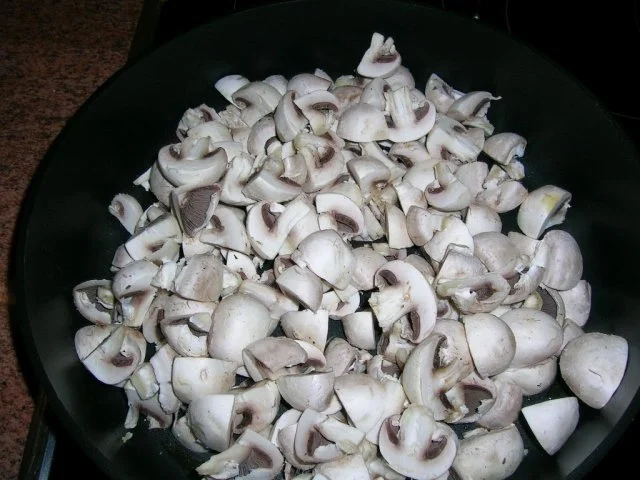 Rezept: Hähnchenschenkel mit Sektschwips, Rosmarin und Pfirsischen - eine leckere Pfanne - Bild Nr. 7 Hähnchenschenkel mit Sektschwips, Rosmarin und Pfirsischen - eine leckere Pfanne - - Rezept - Bild Nr. 7