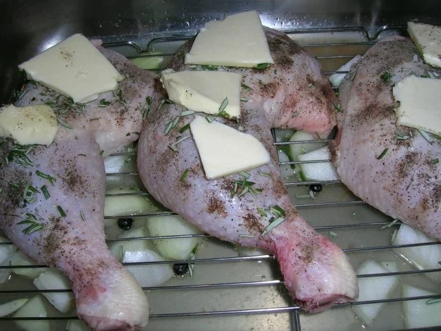 Rezept: Hähnchenschenkel mit Sektschwips, Rosmarin und Pfirsischen - eine leckere Pfanne - Bild Nr. 9 Hähnchenschenkel mit Sektschwips, Rosmarin und Pfirsischen - eine leckere Pfanne - - Rezept - Bild Nr. 9