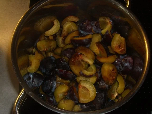 Gerollte Eierkuchen mit Pflaumen Füllung - Rezept - Bild Nr. 3