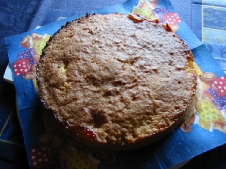 Apfelkuchen mit Kokosraspeln - einfach - 303 kcal/100g Apfelkuchen mit Kokosraspeln - einfach - 303 kcal/100g