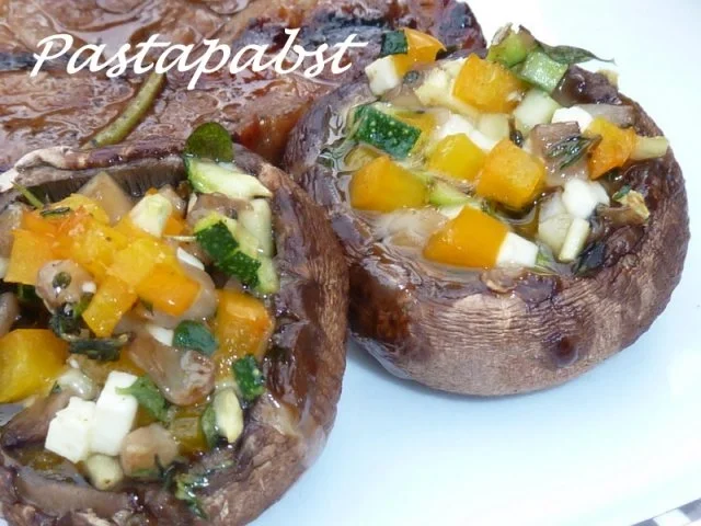 Rezept: Gefüllte Champignons Bild Nr. 4 Gefüllte Champignons - Rezept - Bild Nr. 4